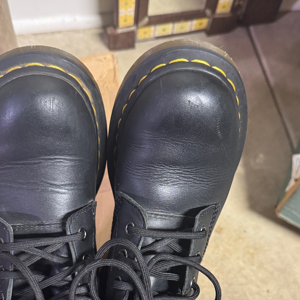 Dr.Marten black Leather Lace-Up Boots - Picture 2 of 10